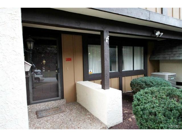 2624 Hampton Rd, Saint Charles, MO 63303 photo 3