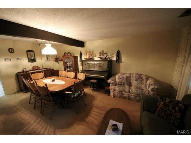 2624 Hampton Rd, Saint Charles, MO 63303 photo 5