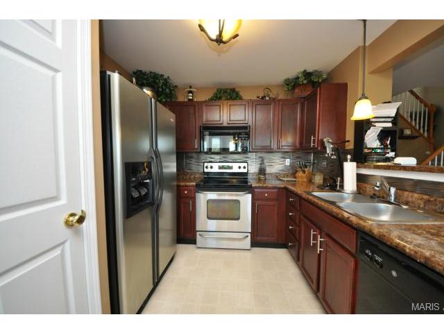 315 Tyndale Dr, O'fallon, MO 63366 photo 4