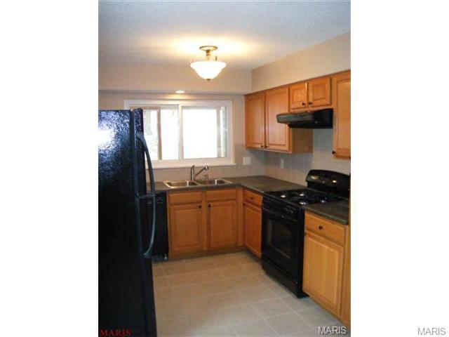 823 Phaeton Dr, Ballwin, MO 63021 photo 6