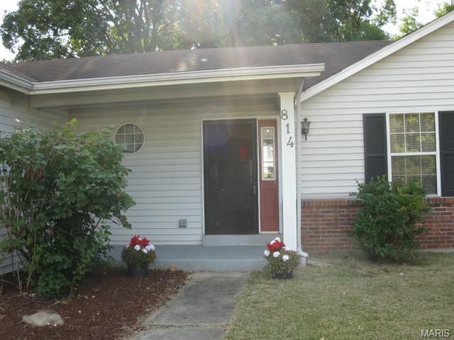 814 Summersong Dr, O'fallon, MO 63366 photo 2