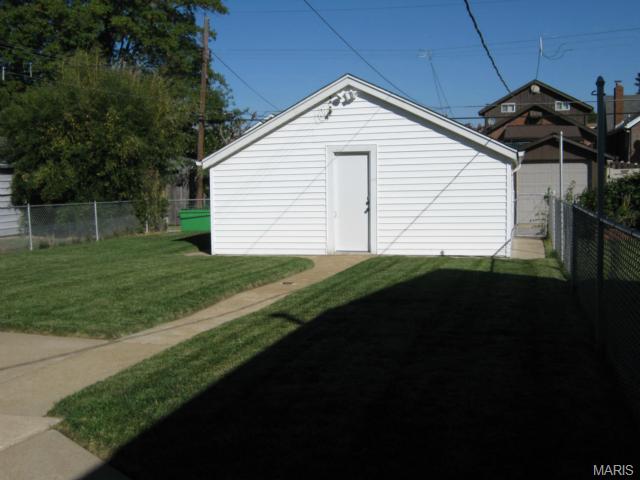 5727 Gresham Ave, Saint Louis, MO 63109 photo 24