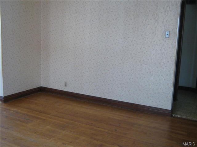 5727 Gresham Ave, Saint Louis, MO 63109 photo 9