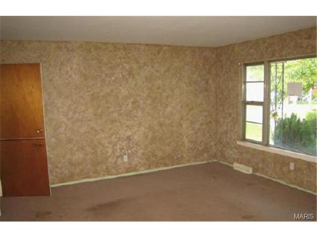 610 Vine St, O'fallon, MO 63366 photo 2