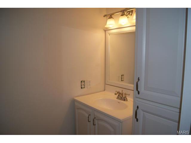 8929 Bessemer Ave, Berkeley, MO 63134 photo 10