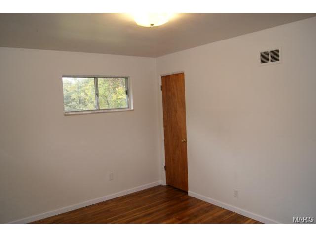 8929 Bessemer Ave, Berkeley, MO 63134 photo 5