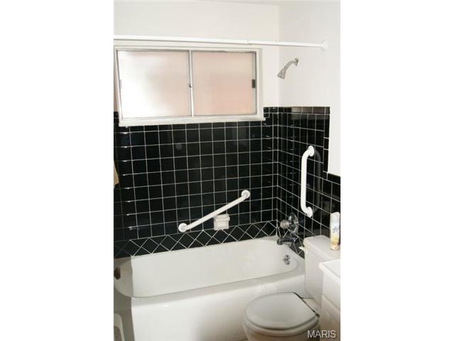 8929 Bessemer Ave, Berkeley, MO 63134 photo 12