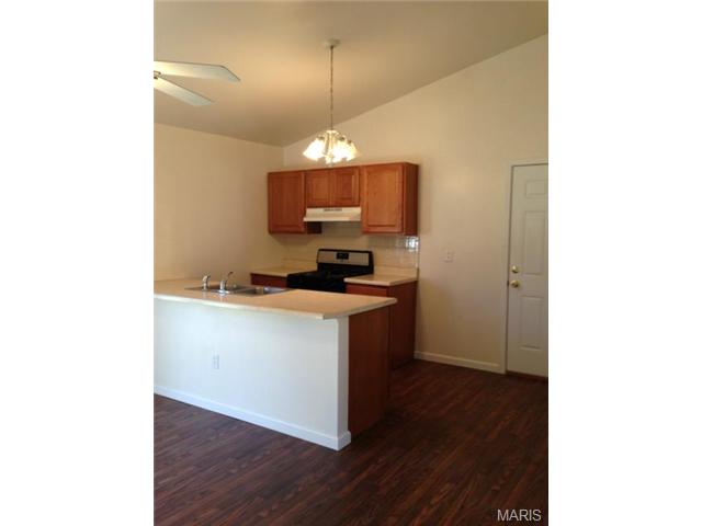704 Daffodil Ct, O'fallon, MO 63366 photo 9