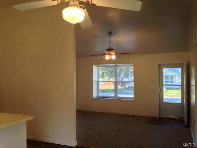 704 Daffodil Ct, O'fallon, MO 63366 photo 3