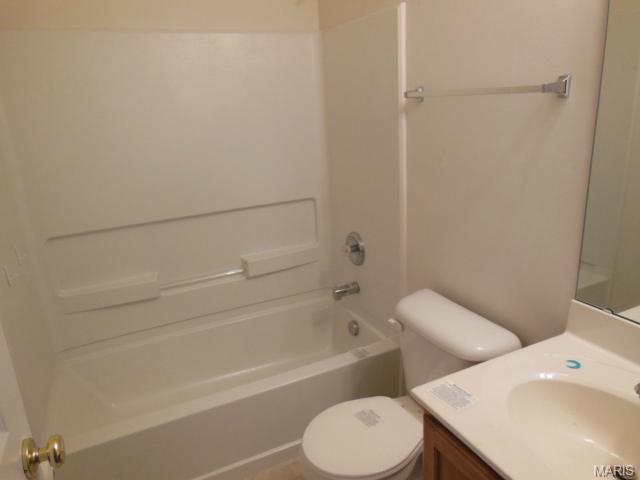 168 Roxbury Dr, O'fallon, MO 63366 photo 4