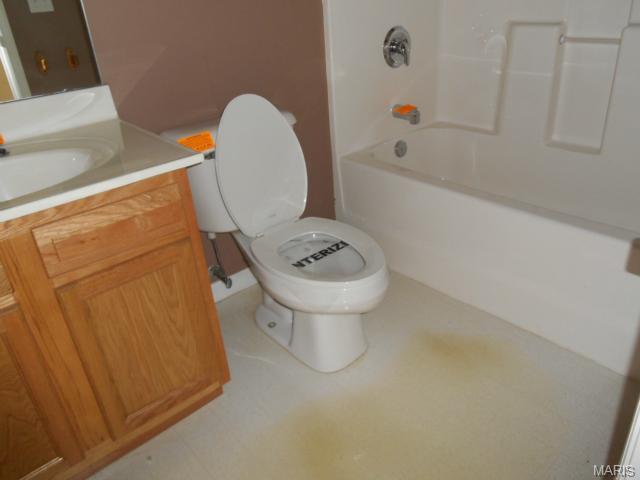 203 Bermuda Dr, O'fallon, MO 63366 photo 4