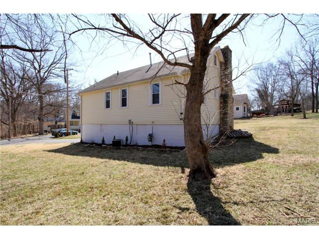 623 Bald Hill Rd, Eureka, MO 63025 photo 2