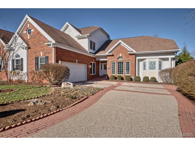 549 Fairway Oaks Dr, Eureka, MO 63025 photo 1