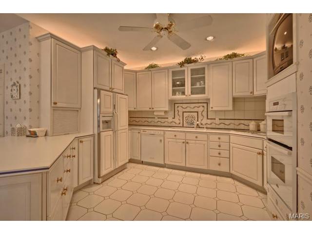 549 Fairway Oaks Dr, Eureka, MO 63025 photo 32