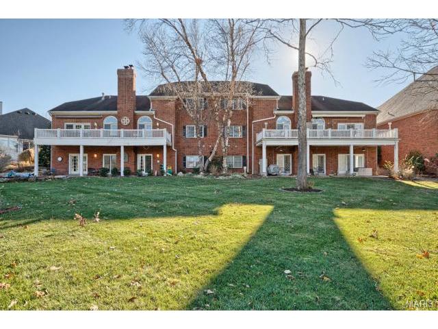 549 Fairway Oaks Dr, Eureka, MO 63025 photo 2