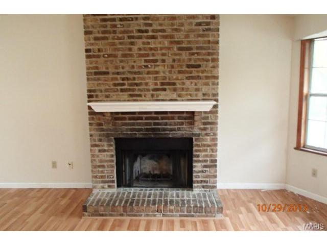 2305 Longmont Dr, O'fallon, MO 63368 photo 3