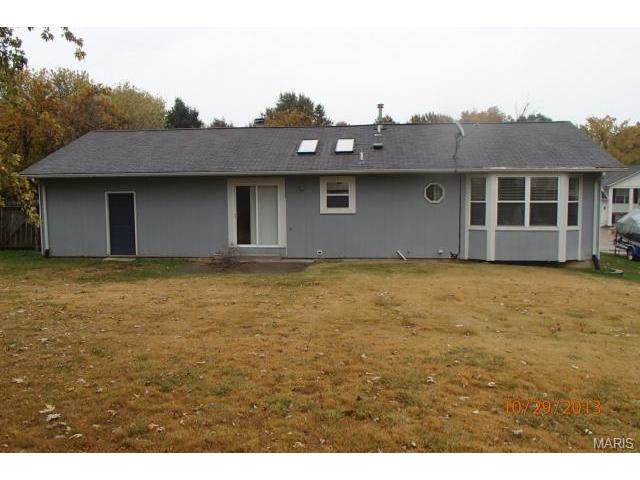 2305 Longmont Dr, O'fallon, MO 63368 photo 2