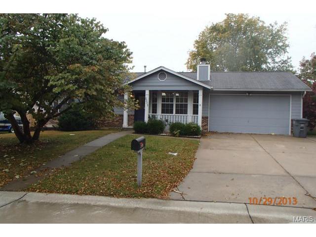 2305 Longmont Dr, O'fallon, MO 63368 photo 1