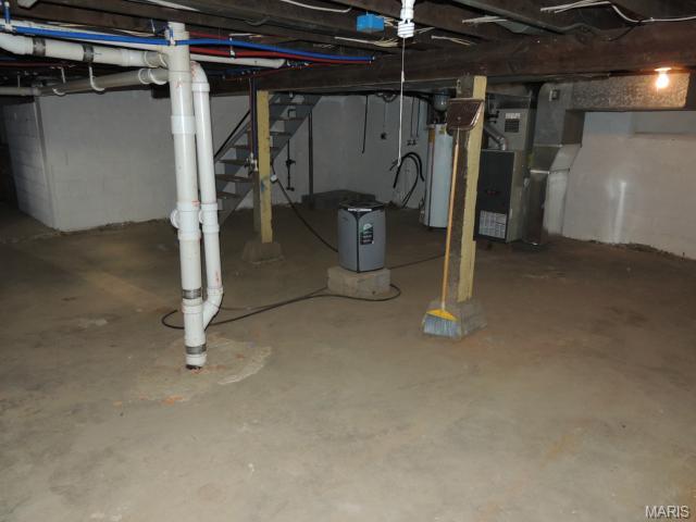 2425 Gass Ave, Overland, MO 63114 photo 22