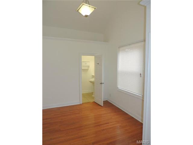 2425 Gass Ave, Overland, MO 63114 photo 12