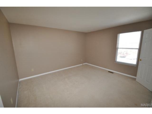 160 Cascade Ter, Ballwin, MO 63021 photo 6