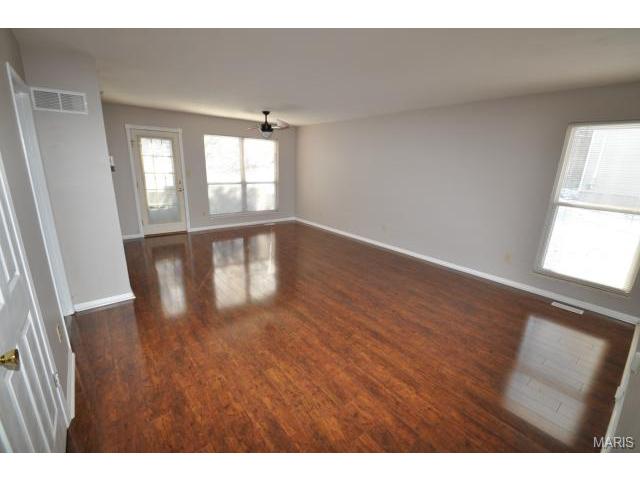 160 Cascade Ter, Ballwin, MO 63021 photo 3