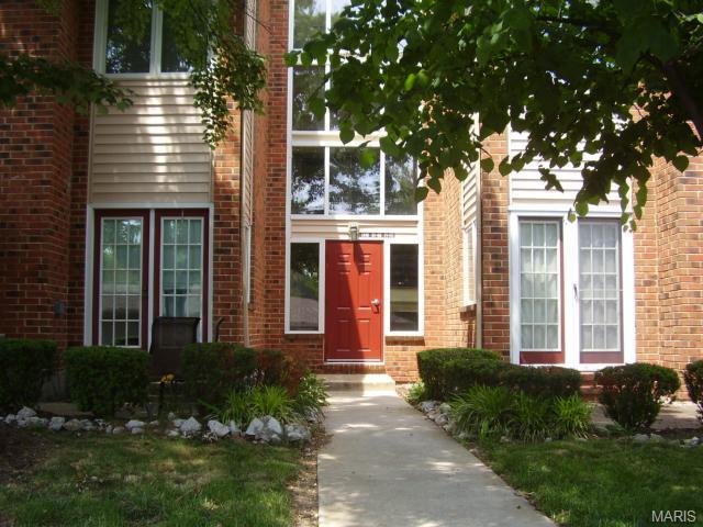 1348 Holgate #G1, Ballwin, MO 63021 photo 2