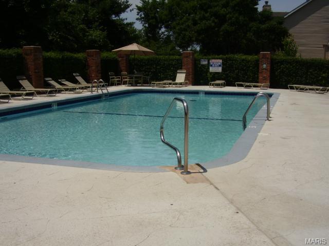 1348 Holgate #G1, Ballwin, MO 63021 photo 39