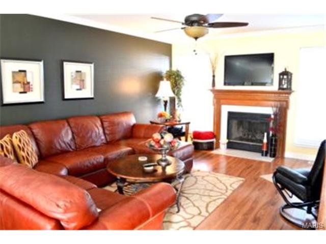 1488 Whispering Crk, Ballwin, MO 63021 photo 2