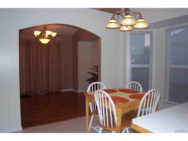 160 Valleybrook Dr, O'fallon, MO 63368 photo 9