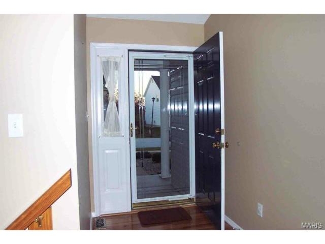 160 Valleybrook Dr, O'fallon, MO 63368 photo 2