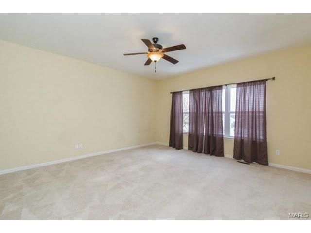 1046 Pearview Dr, Saint Peters, MO 63376 photo 14