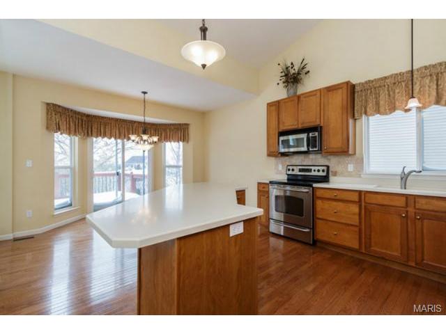 1046 Pearview Dr, Saint Peters, MO 63376 photo 10