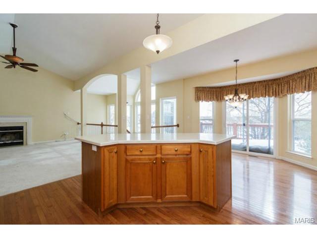 1046 Pearview Dr, Saint Peters, MO 63376 photo 11