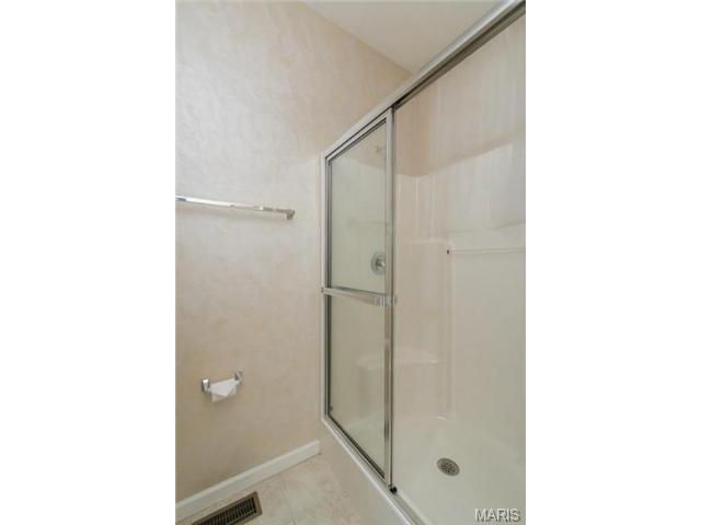 1046 Pearview Dr, Saint Peters, MO 63376 photo 18