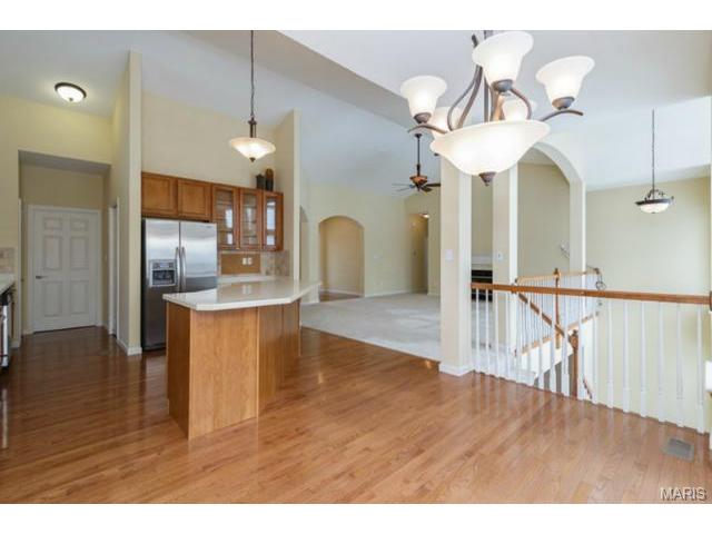 1046 Pearview Dr, Saint Peters, MO 63376 photo 7