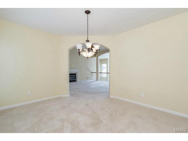 1046 Pearview Dr, Saint Peters, MO 63376 photo 6