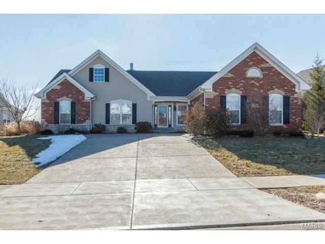 1046 Pearview Dr, Saint Peters, MO 63376 photo 1