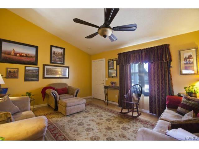 6 N Meadow Dr, O'fallon, MO 63366 photo 2
