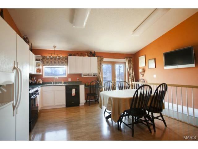 6 N Meadow Dr, O'fallon, MO 63366 photo 5