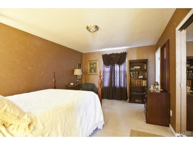 6 N Meadow Dr, O'fallon, MO 63366 photo 10