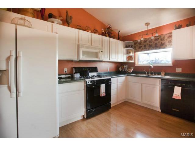 6 N Meadow Dr, O'fallon, MO 63366 photo 8