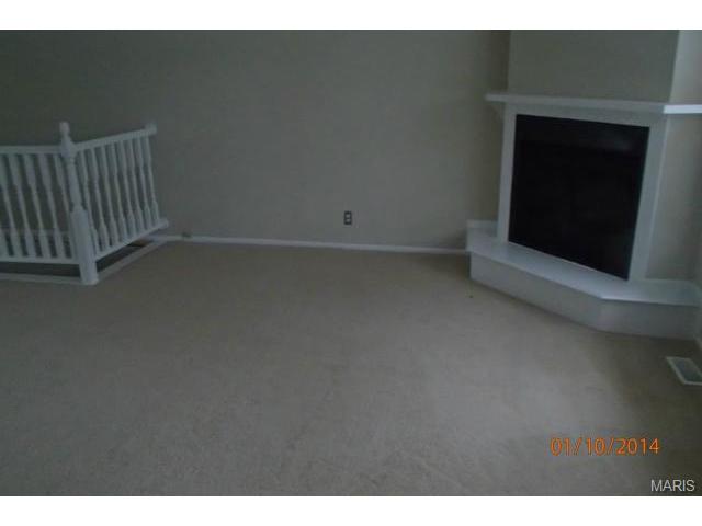 111 Mill Pond Dr, O'fallon, MO 63366 photo 2