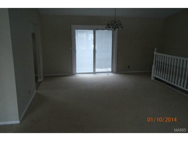 111 Mill Pond Dr, O'fallon, MO 63366 photo 3