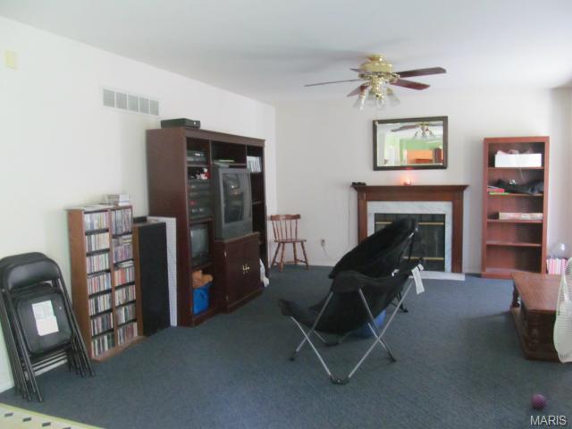 1041 Franko Dr, O'fallon, MO 63366 photo 2