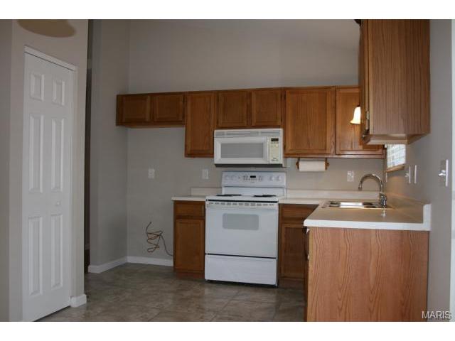52 Jacqueline Cir, O'fallon, MO 63368 photo 7