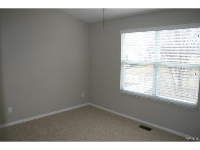 52 Jacqueline Cir, O'fallon, MO 63368 photo 13