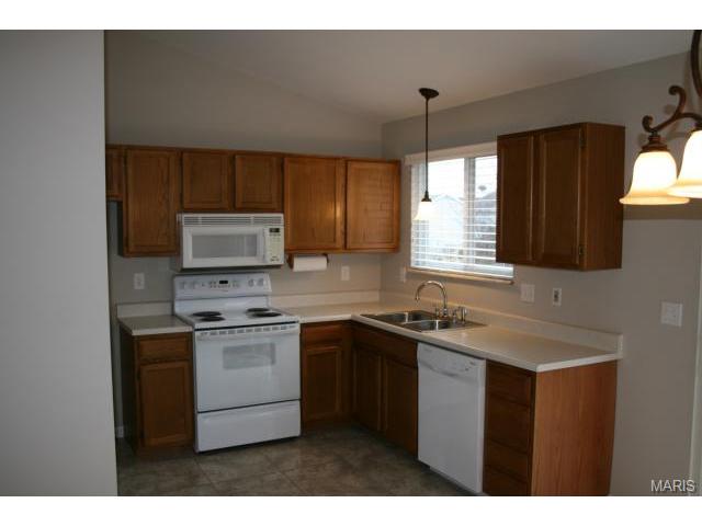 52 Jacqueline Cir, O'fallon, MO 63368 photo 5