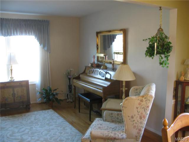 2710 Danforth, Saint Louis, MO 63129 photo 7