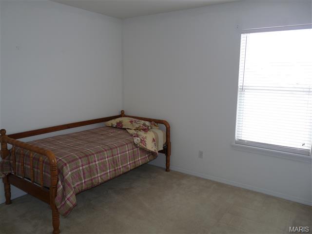 586 Midland Dr, O'fallon, MO 63366 photo 22